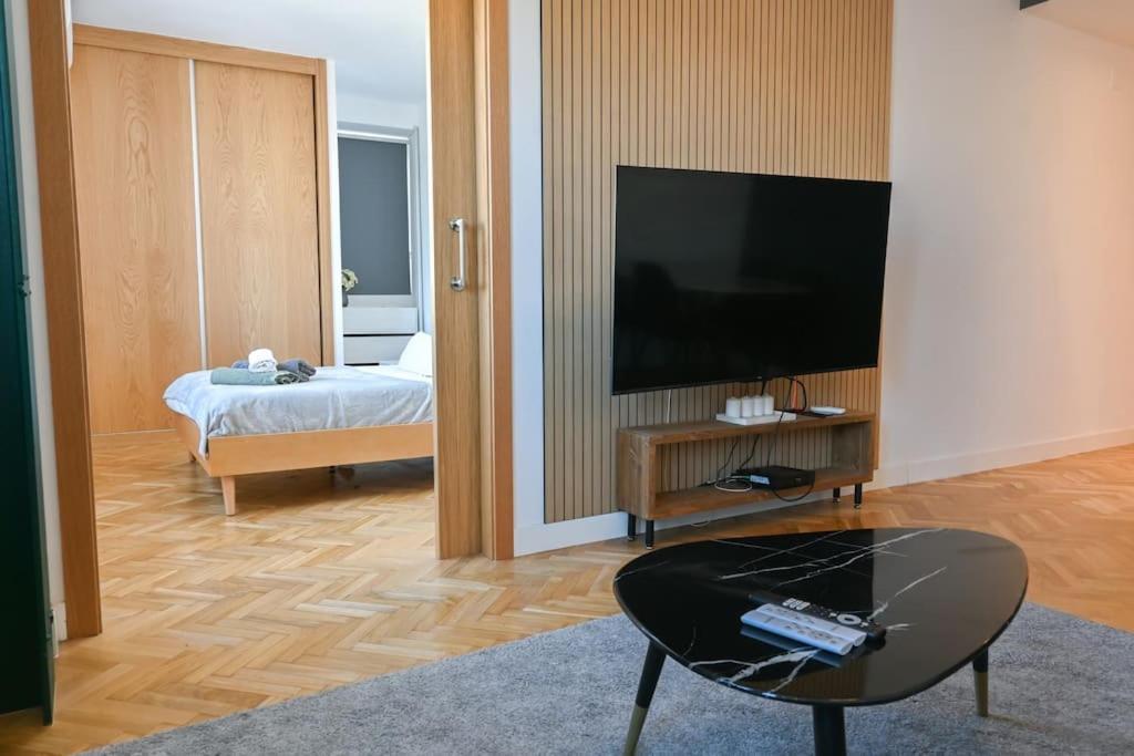 For You Rentals Apartamento Temporal Centrico De Dos Dormitorios Sil2 Мадрид Экстерьер фото